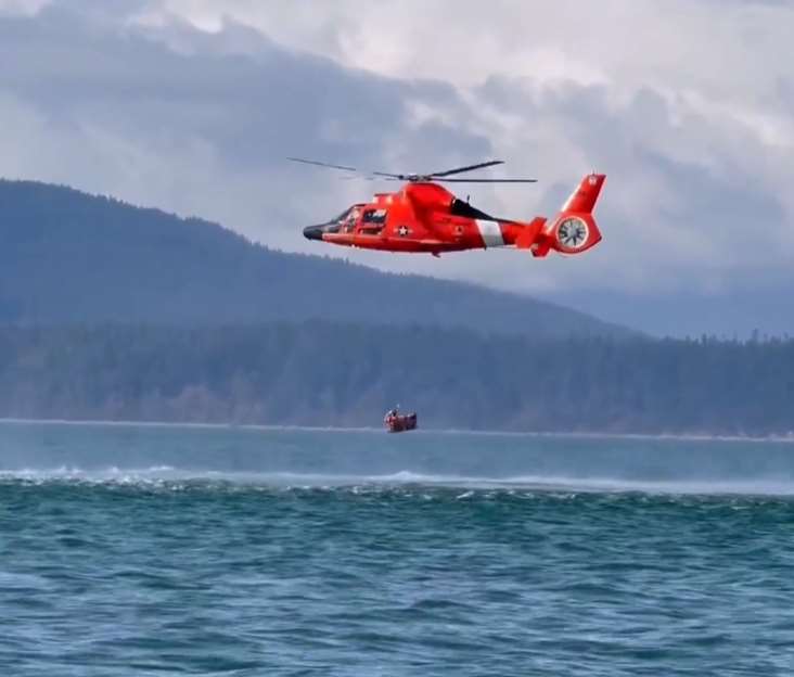 Bellingham, Wash – Coast Guard Station Bellingham trains with Coast Guard Air Station Port Angles. US Coast Guard photo from Station Bellingham.